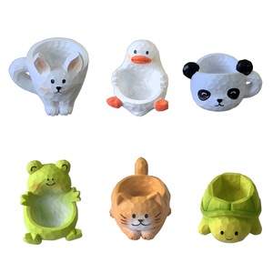 Organisateur de bureau en forme d'animal mignon, conteneur de rangement pour la décoration du bureau, design polygone, matériau PP - Product Image 1