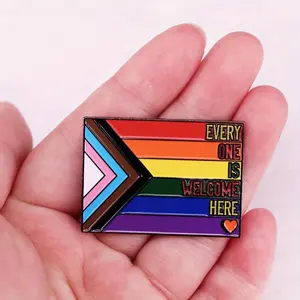 "Ognuno è il benvenuto <span class=keywords><strong>qui</strong></span>" spilla con bandiera colorata in metallo con spilla in smalto - Product Image 3