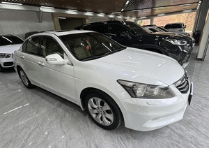 Honda Accord d'occasion haut de gamme 2011 2.4L <span class=keywords><strong>EXL</strong></span> Navi Blanc Berline de taille moyenne Véhicule d'occasion fiable à vendre - Product Image 3