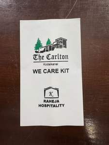 Bolsas de papel cromado vacías para peines, con impresión a dos colores, termosellables, con sellado central, para amenidades de habitaciones de hotel - Product Image 2