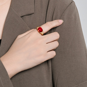 แหวนแฟชั่น ชุบทอง ประดับพลอยรูปไข่ ทรงกรงเล็บ เครื่องประดับสำหรับทุกเพศทุกวัย ของขวัญ สีขาว สีดำ สีแดง สีเขียว เพชร - Product Image 2