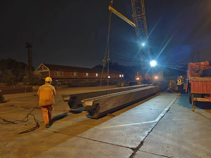 <span class=keywords><strong>Pile</strong></span> Sheet Tipe U Hot Rolled Efisien SY295 <span class=keywords><strong>S355JR</strong></span> Lebar 400mm Tebal 10mm Profil <span class=keywords><strong>Pile</strong></span> Baja untuk Infrastruktur - Product Image 3