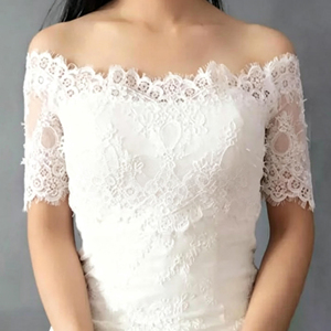 <span class=keywords><strong>Bolero</strong></span> <span class=keywords><strong>bianco</strong></span> in pizzo con ciglia, a spalle scoperte, con maniche al gomito e cut-out a goccia, corto, copricostume da sposa per <span class=keywords><strong>donna</strong></span> - Product Image 6