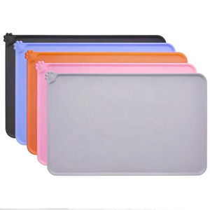 Köpek kedi evcil hayvan yemek paspası köpek besleme su geçirmez Pet besleme paspaslar ile yüksek dudaklar Pet silikon Mat - Product Image 2