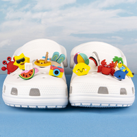 Nuevas tendencias 2026: Dijes de PVC 3D personalizados para zapatos, accesorios al por mayor de moda, coloridos para vacaciones y voleibol de playa.