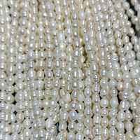 Vente en gros de perles d'eau douce naturelles en forme de pomme de terre, 5-6mm, petites perles blanches en vrac (AB2022)