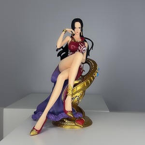 ฟิกเกอร์อนิเมะ โบอา แฮนค็อก ตัวละครนั่งบนโซฟาลายงู ทำจากเรซิ่น - Product Image 1