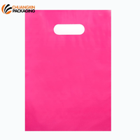 Sac en plastique avec poignée en PE-BD imprimé de conception de logo personnalisée sac découpé sac à provisions pour l'emballage de vêtement/chaussure