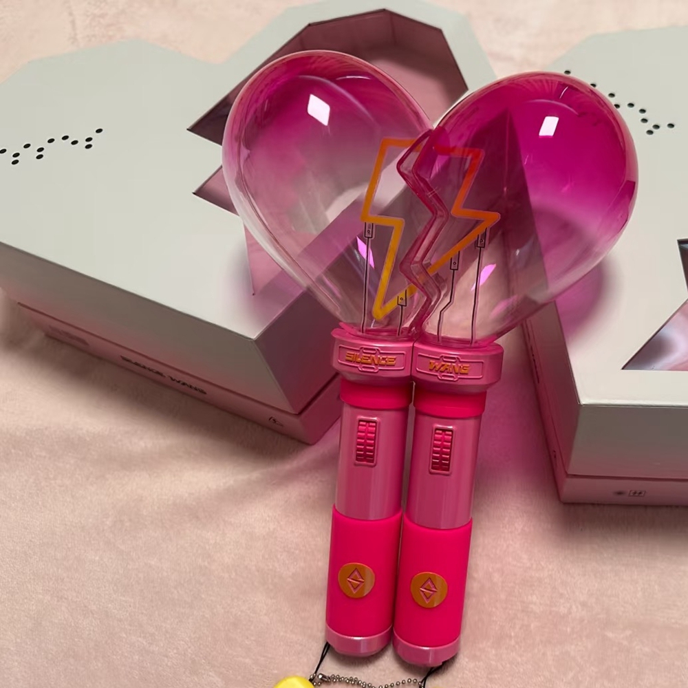 Factory Supplies Custom logo Heart Shape pink LED Light Stick Kpop