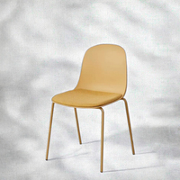 Chaise de salle à manger moderne minimaliste en plastique PP de haute qualité avec revêtement en tissu pour une utilisation en extérieur et à la maison UPRS Up-398BF