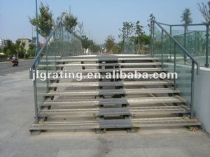 Grille en acier soudée par pression G405/50/100, couvercle de caniveau de drainage routier municipal. - Product Image 1