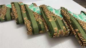 เสื้อแจ็คเก็ตผ้าแคนวาสลายเสือแบบคันธา ระบายอากาศได้ดี ใส่กลับด้านได้ คอวี ติดกระดุมด้านหน้า เหมาะสำหรับใส่เป็นเสื้อคลุมชั้นในฤดูหนาว แฟชั่นสไตล์บูติก - Product Image 3