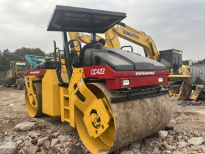 Compacteur routier d'occasion, grand stock disponible, Compacteur à double tambour CC422, Compacteur routier Dynapac CC422 d'occasion (Suède) - Product Image 1