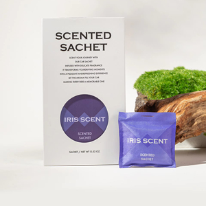 Diffuseur d'air pour voiture écologique de haute qualité avec des parfums et un logo personnalisés, parfum longue durée (3 mois), sachets suspendus - Product Image 1