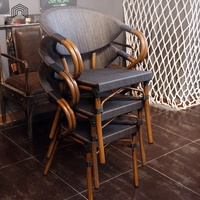 Ensemble de table et chaises en rotin pour restaurant, design moderne, non pliable, pour café et balcon, idéal pour les moments de détente