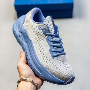 Zapatillas deportivas de malla Brookes Ghost Max SE de alta calidad, con entresuela de amortiguación suave y propiedades antideslizantes duraderas. - Product Image 1