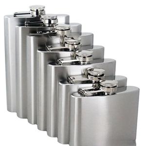 स्टेनलेस स्टील कस्टम लोगो धातु हिप फ्लॉप 1-10 औंस पोर्टेबल व्हिस्की कूल्हे फ्लैस्क - Product Image 1