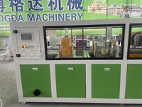 Línea de producción de extrusora de perfil de ventanas de PVC UPVC deslizante abatible automático BOGDA