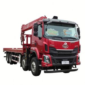 Grue montée sur camion Dongfeng Chenglong 8x4 pour le démontage de grues à tour, le levage de fosses de fondation et le transport de coffrages en acier - Product Image 1