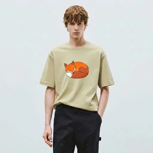 T-shirt Minimalista in Cotone Pesante con Grafica Volpe Stampata DTG Personalizzata Disegnata a Mano, T-shirt Oversize Streetwear Color Sabbia per <span class=keywords><strong>Uomo</strong></span> - Product Image 1