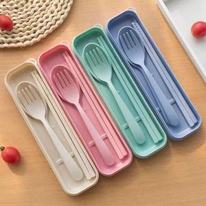 Ensemble d'ustensiles écologiques en paille de blé pour enfants, couverts de voyage portables avec étui - Product Image 2
