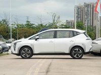 Подержанный электромобиль Guangqi Aion Y 2023 года, запас хода 430 км, левый руль, панорамный люк