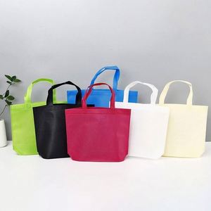 Custom Reusable Eco-Friendly PP Beauty Laminated Non-Woven Grocery Shopping Tote Bag Foldable Recyclable Non-Woven Bag - Product Image 2