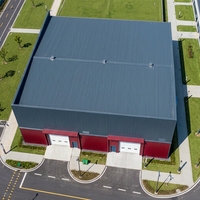 Entrepôt en structure métallique préfabriquée isolée, murs en panneaux sandwich ignifuges pour entrepôt frigorifique, utilisation en atelier industriel
