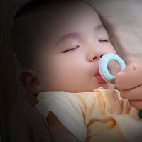 Nuevo chupete de silicona para bebé, chupete para la dentición, chupete para bebé, gran oferta, chupete ultraligero con caja de almacenamiento