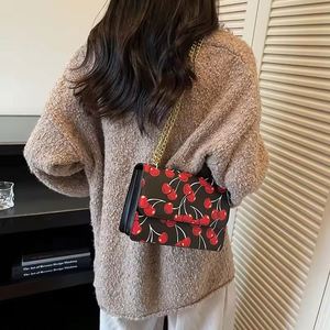 Bolsos de mujer retro europeos y americanos de PU, venta al por mayor, nuevos textiles lavados, tendencia transfronteriza, bandolera - Product Image 6