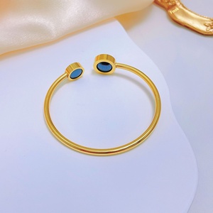 Gelang Fashion Baja Anti Karat Terlaris Model Pasangan Berlian <span class=keywords><strong>Magnet</strong></span> Batu Hitam Ekspor Lintas Negara - Product Image 4