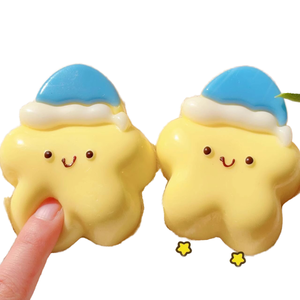 Jouet Squishy Étoile Jaune Crème Adorable de 9 cm en TPR, Champignon de Dessin Animé Portable Anti-Stress Créatif à Presser pour Filles et Adultes - Product Image 1