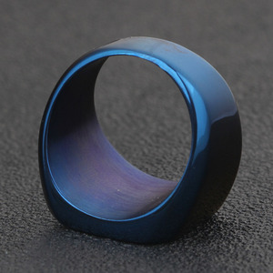 Anillo de acero inoxidable con diseño geométrico cuadrado de 18 mm, regalo de joyería unisex - Product Image 3