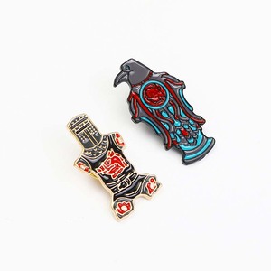 Broches en émail dur et souple pour décoration de vêtements samouraï, Broche <span class=keywords><strong>Aigle</strong></span>, Épingle en émail Chevalier <span class=keywords><strong>Noir</strong></span>, Épingle de revers en émail « Just a Flesh Wound » - Product Image 4