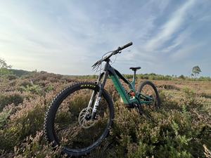 Cadre de vélo électrique tout suspendu en alliage d'aluminium Hybridizer <span class=keywords><strong>SANN</strong></span> EMTB avec moteur central Bafang M560 et batterie 48V 18Ah - Product Image 6