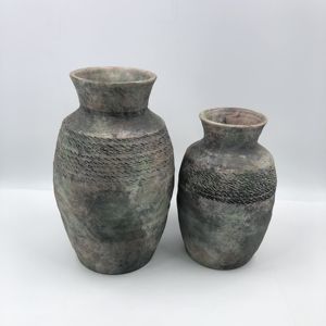 Vases en céramique élégants d'apparence rustique et patinée, idéaux pour les centres de table Vases en grès à patine gris verdâtre - Product Image 1