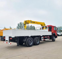 Camion-grue Sinotruk Howo 6x4 entièrement remis à neuf, 10 roues motrices, moteur diesel Weichai Euro 5, conduite à gauche, pour travaux de levage en construction