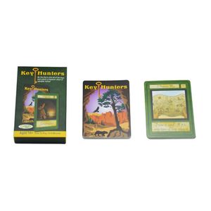 Jeu de cartes Key Hunters sur le thème fantastique, cartes à jouer portables avec dés pour les 14 ans et plus, finition brillante, emballage en boîte en papier - Product Image 2