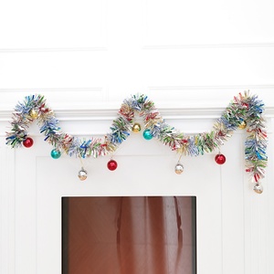 Set di Decorazioni Natalizie con Striscia Luminosa, Palline di Natale per Pareti, Porte, Scale, Decorazioni per Capodanno e Matrimoni - Product Image 1
