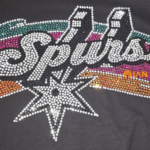 Nuevo parche termoadhesivo de diamantes de imitación de los San <span class=keywords><strong>Antonio</strong></span> Spurs para ropa, diseño de equipo de baloncesto con brillo. - Product Image 1