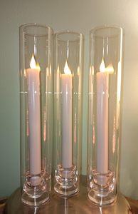 Cilindros de vidrio transparentes cónicos a prueba de viento con base para velas, portavelas medianos tipo huracán para bodas - Product Image 2