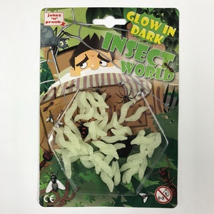 Jokez 'n' Prankz - Set de Regalo de Cubos de Gusano que Brillan en la Oscuridad, Ecológicos y Aclamados, Novedosos y a un Precio Razonable - Product Image 5