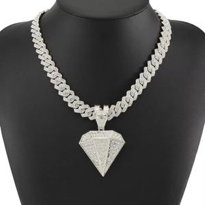 Collar de Cadena con Eslabones en Forma de Diamante para Hombre, Estilo Hip Hop, Chapado en Oro, Aleación de Zinc, Pirámide Tridimensional, Estilo Moderno, Cristal y Diamantes de Imitación - Product Image 4