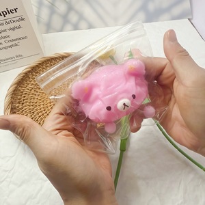 ตุ๊กตาหมีถักนิตติ้งลายใหม่สุดน่ารัก บีบแล้วเหนียวแน่น พกพาสะดวก ของขวัญคลายเครียดสำหรับเด็กและผู้ใหญ่ ขายส่งตุ๊กตาบีบ - Product Image 3