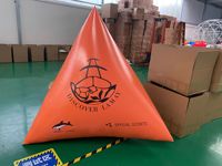 Bouée gonflable triangulaire et flotteur cubique en forme de boulette de riz, flotteur de signalisation de sécurité marine, vente en gros personnalisée