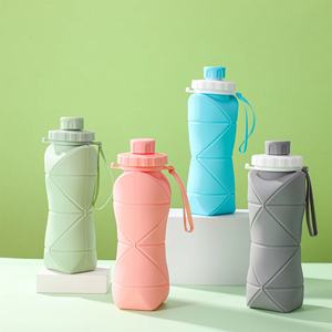 Gobelet d'eau pliable en silicone personnalisé résistant aux hautes températures, bouteille d'eau de sport portable pour les voyages en plein air - Product Image 1