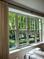 Fenêtres résidentielles à cadre en plastique, ouverture verticale, fenêtres UPVC pour usage extérieur, fenêtres coulissantes en PVC pour maisons.