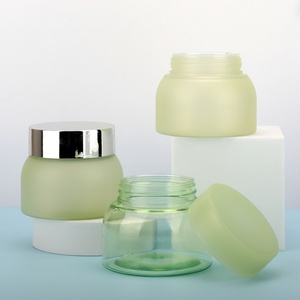 Venta al por mayor de fábrica: Tarros cosméticos de plástico de lujo, color verde personalizado, boca ancha, tapa de rosca para crema de ojos, loción y limpiador facial. - Product Image 5