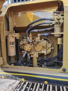 รถตักล้อยางมือสอง Caterpillar รุ่น CAT 320DL ปี 2022 เครื่องยนต์และเกียร์สภาพดี น้ำหนัก 16500 กก. สำหรับงานก่อสร้าง 20 ตัน - Product Image 4
