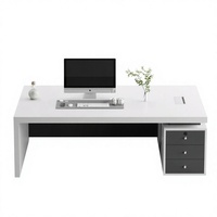Bureau d'ordinateur moderne en bois durable et réglable avec armoire latérale, personnalisable pour commandes en gros